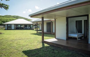 Bois Concept - Villa F3 + Bungalows - PAÏTA BORD DE MER